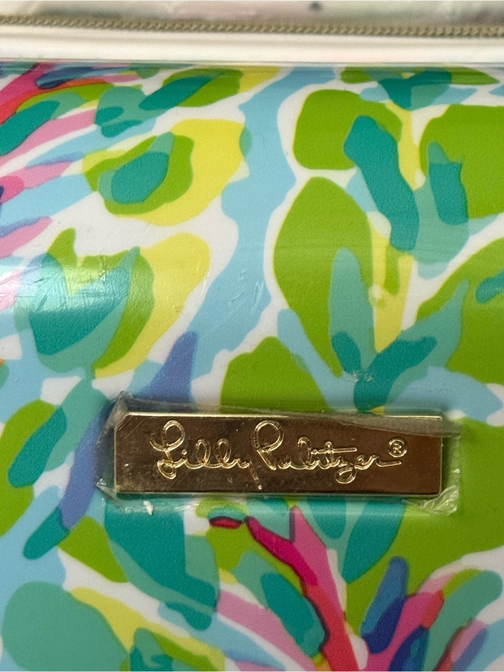 Lilly Pulitzer Hard Shell Carry-On Suitcase - Picture 2 of 9